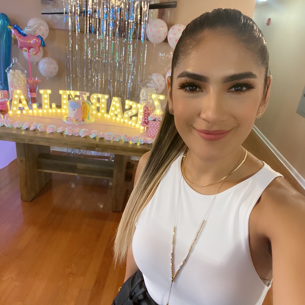 Meet your Posher, Vanessa